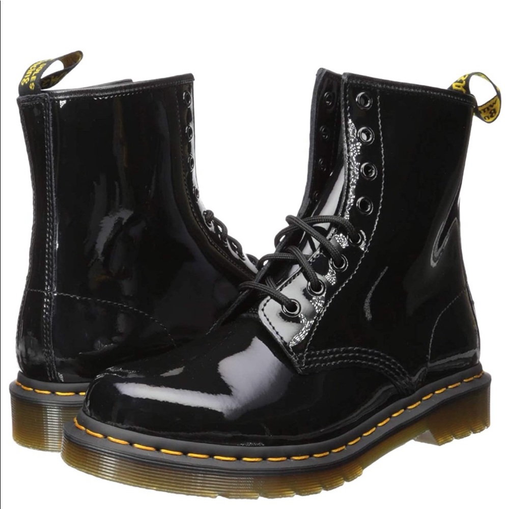gently used 1460 black gloss dr martens